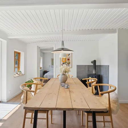 Golf In Thatched House Near Langeland Holiday home *