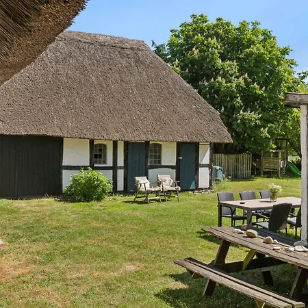 Golf In Thatched House Near Langeland Holiday home Humble