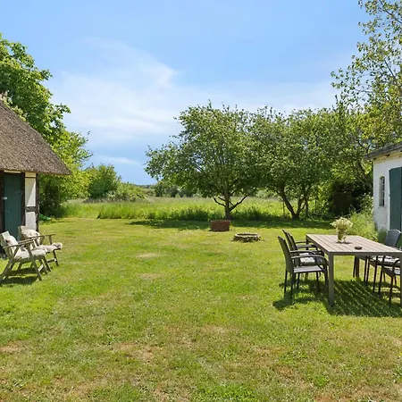 Golf In Thatched House Near Langeland