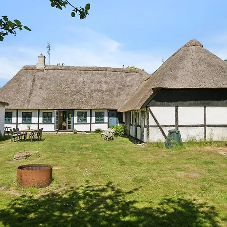Holiday home Golf In Thatched House Near Langeland Humble