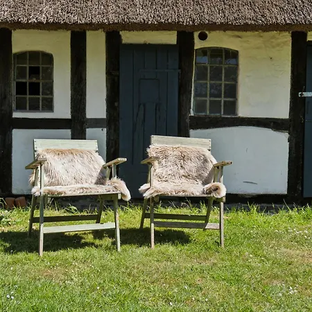 Golf In Thatched House Near Langeland Holiday home Humble